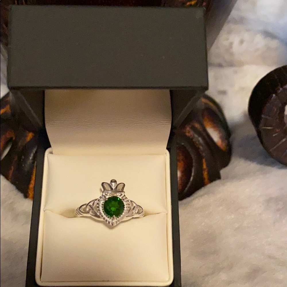 Claddagh ring in Sterling Silver.